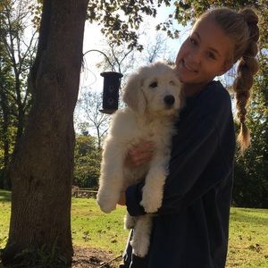 Meet your Posher, Carly B